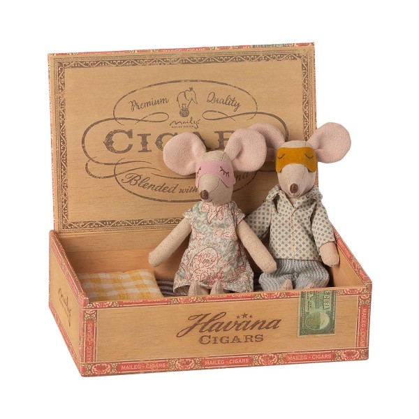 Maileg - Ποντικάκια Μαμά και Μπαμπάς σε Κουτί Πούρων (16-1740-01)