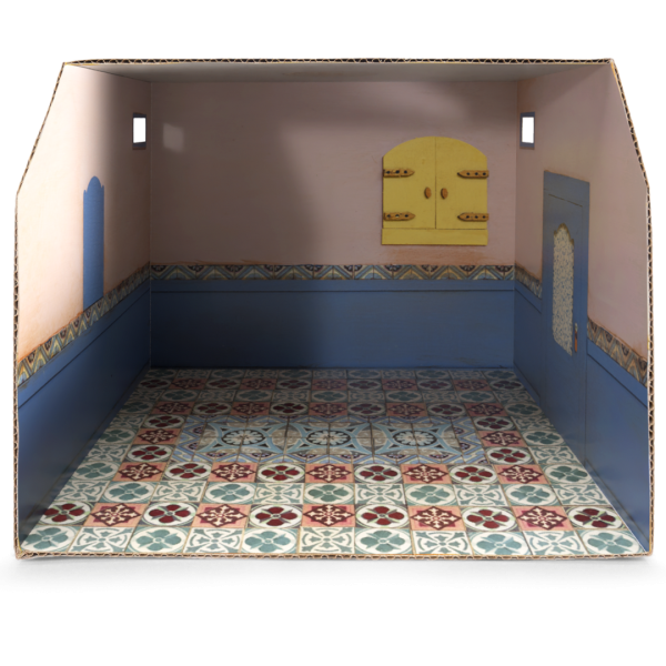 Sam and Julia - Cardboard Bathroom (SM900001)